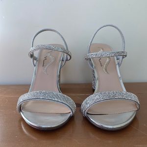 Nina Sanchia Silver Sparkle Heels size 8
